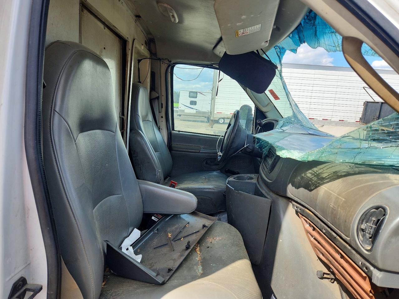 2004 FORD ECONOLINE
