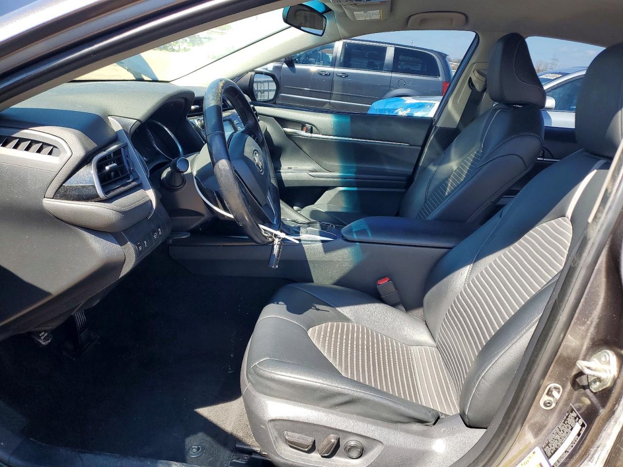 2019 TOYOTA CAMRY