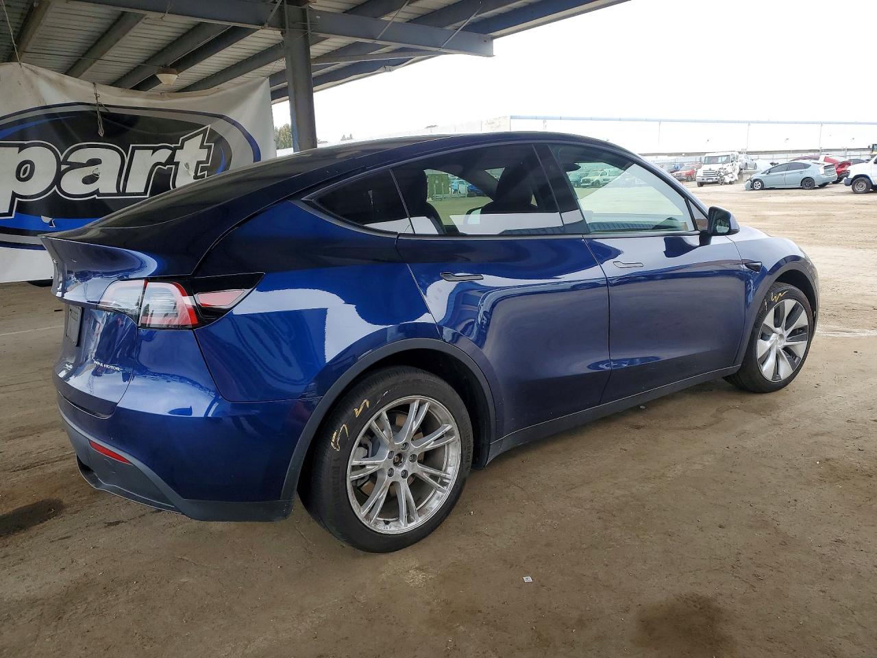 2024 TESLA MODEL Y