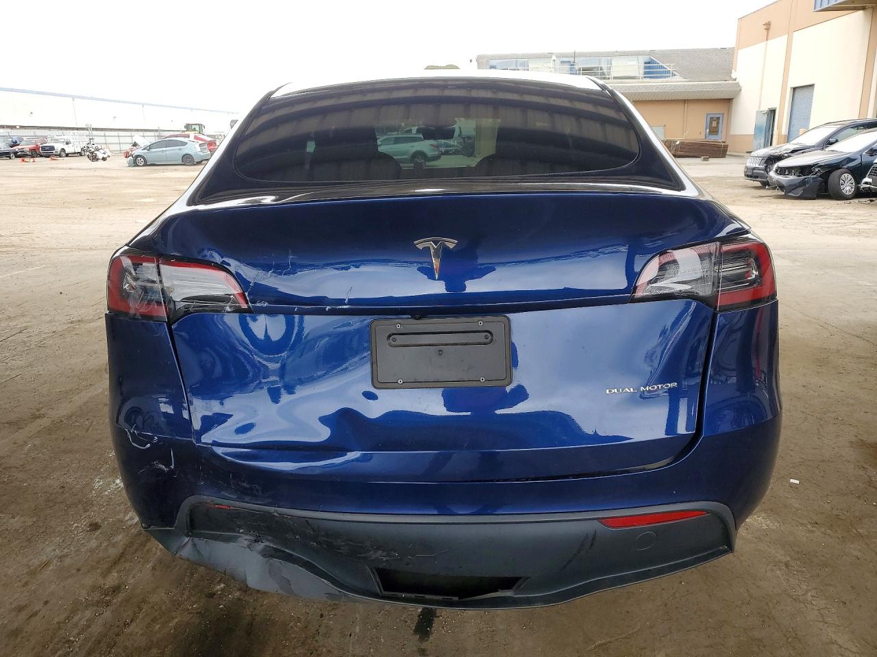 2024 TESLA MODEL Y