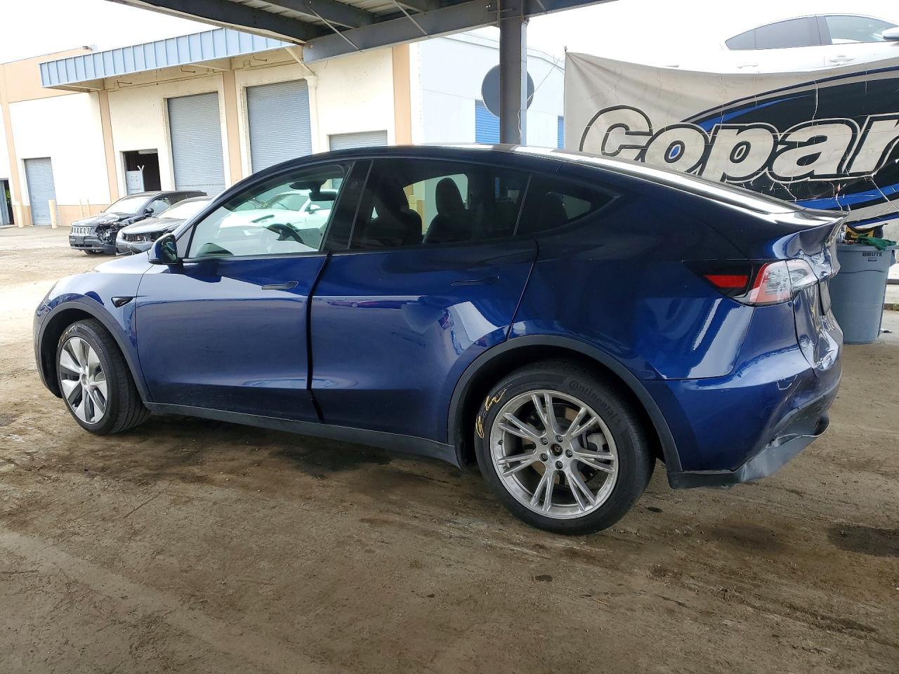2024 TESLA MODEL Y