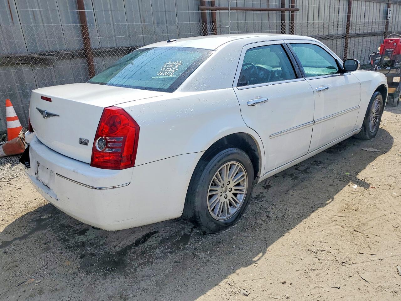 2010 CHRYSLER 300
