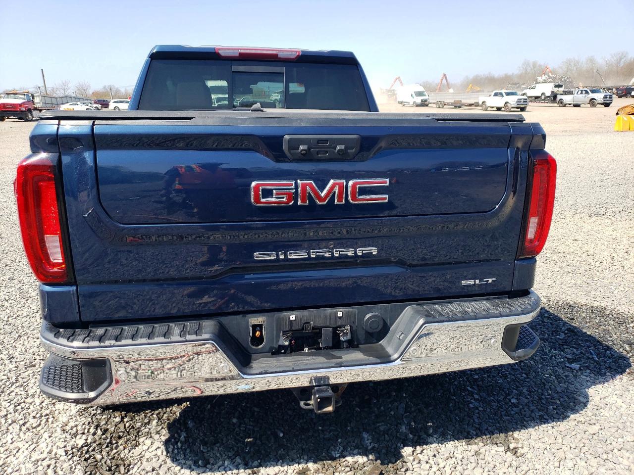 2022 GMC SIERRA