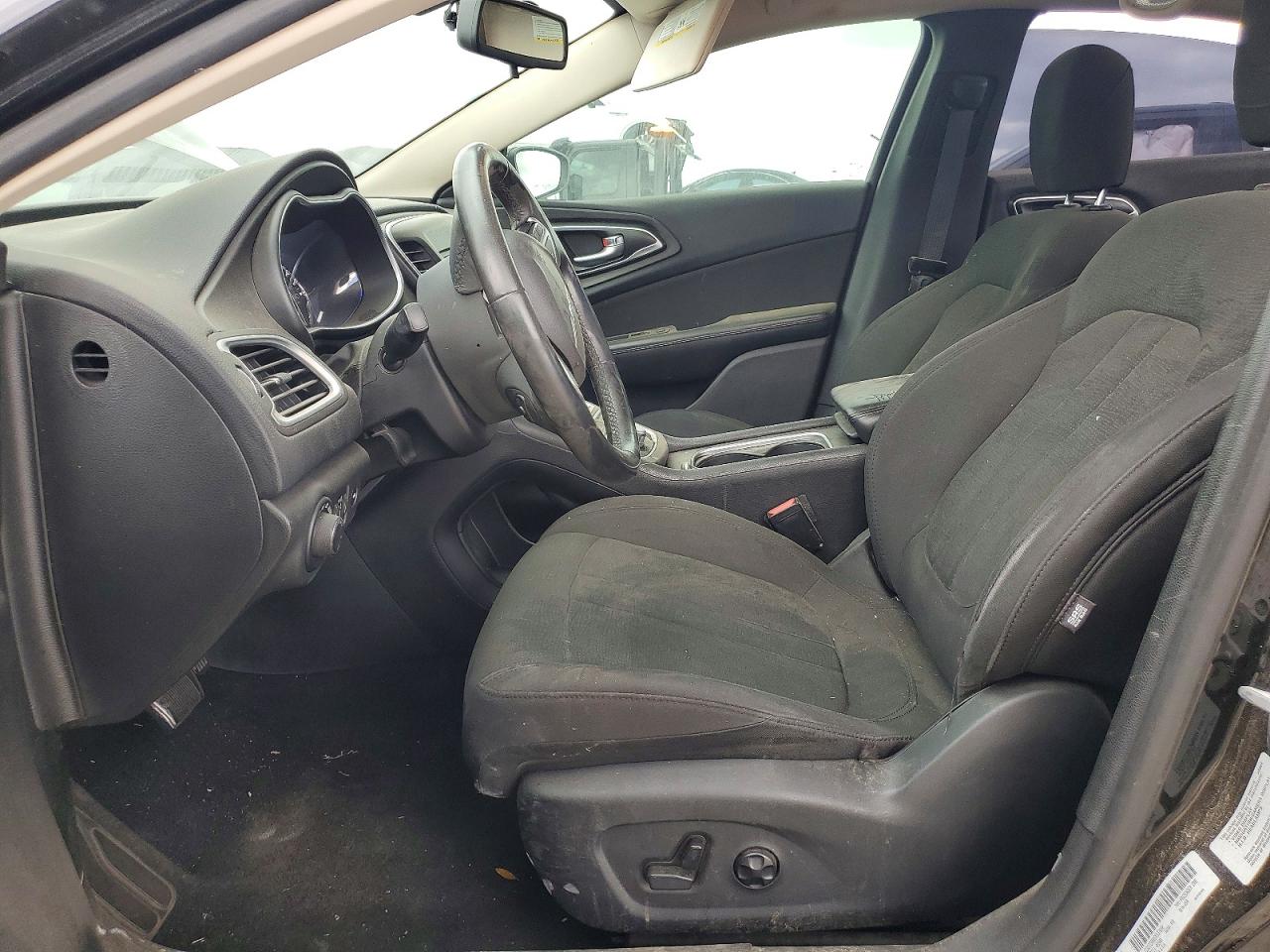 2016 CHRYSLER 200