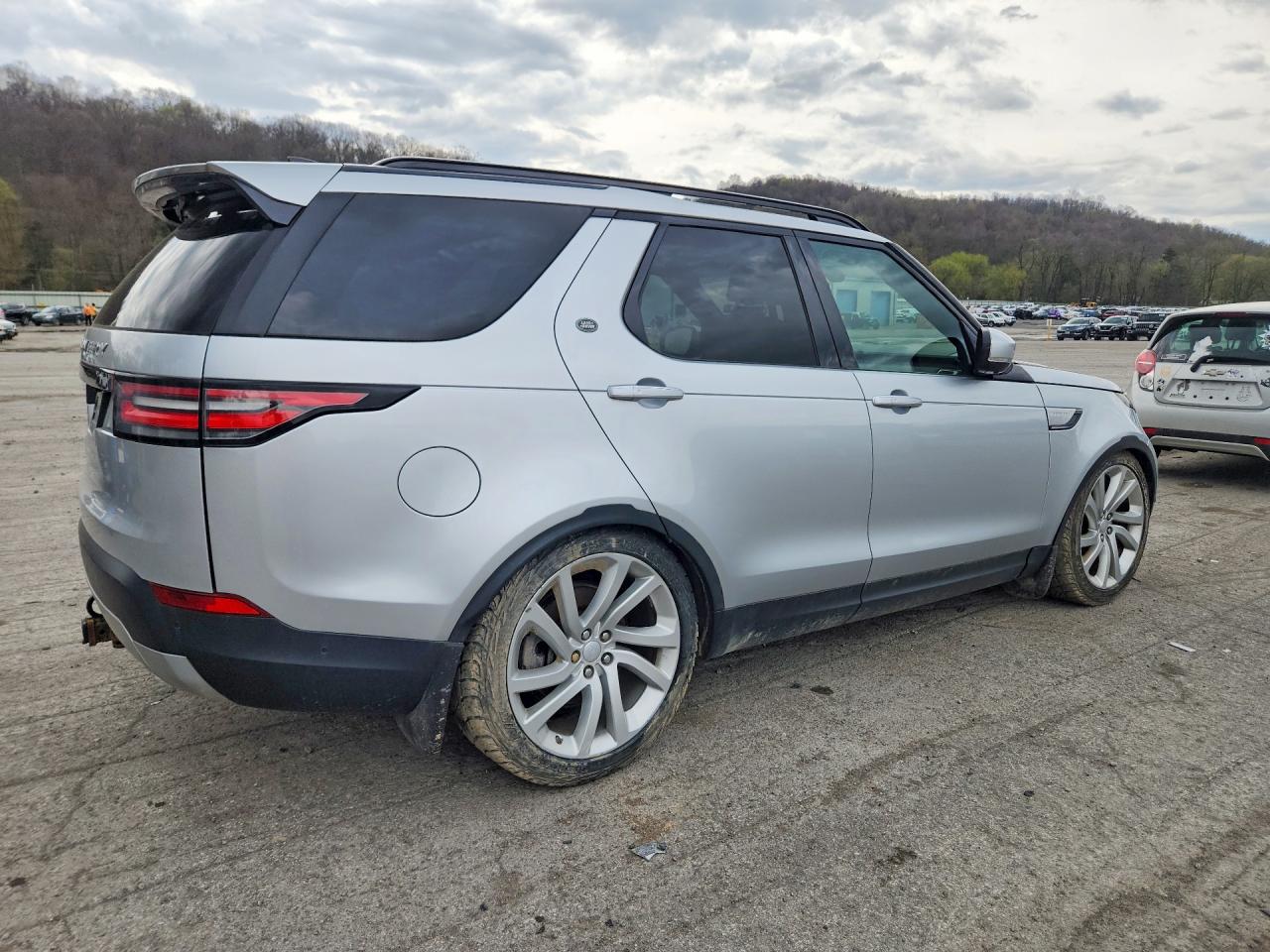 2017 LAND ROVER DISCOVERY