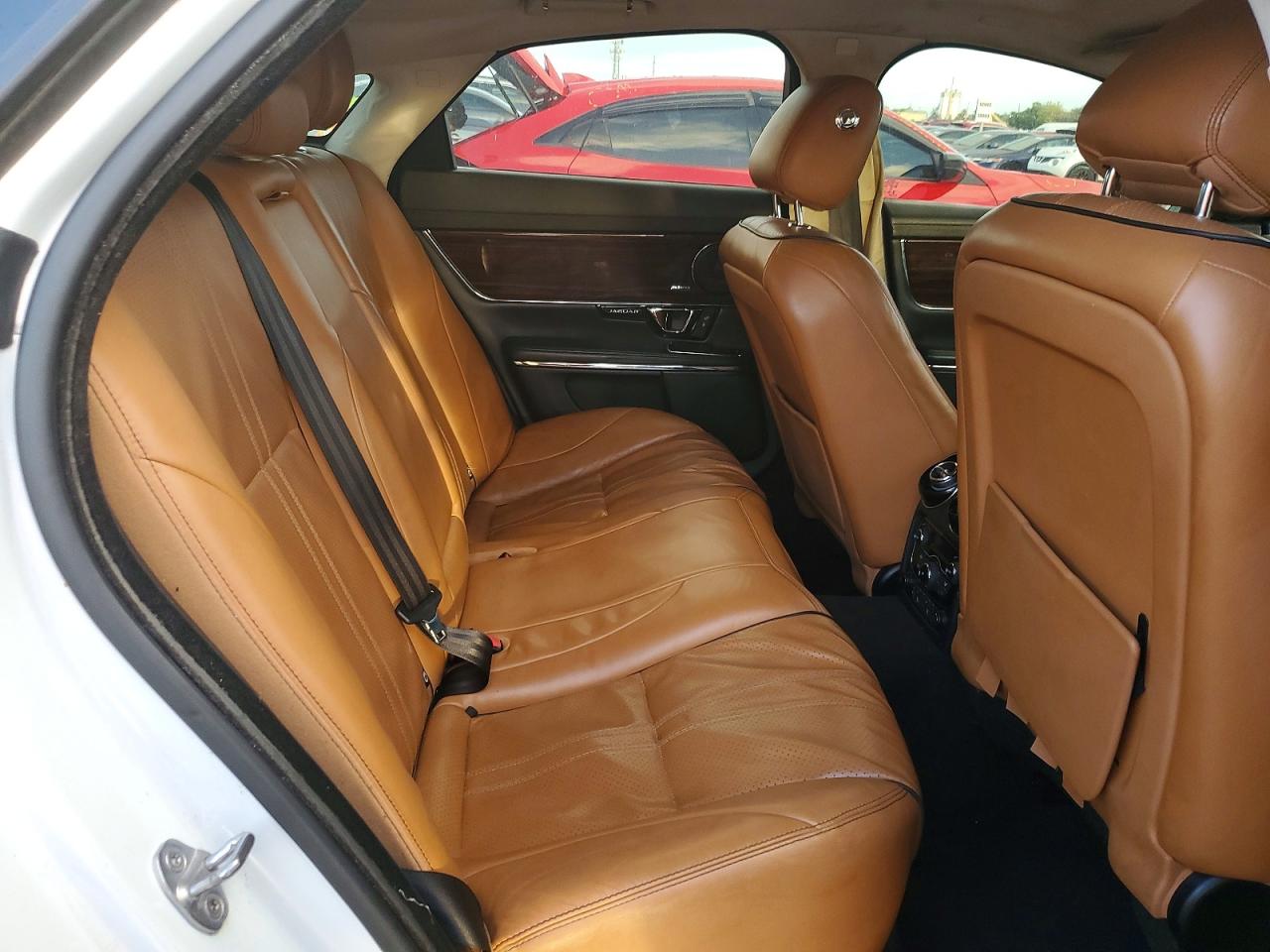 2016 JAGUAR XJ