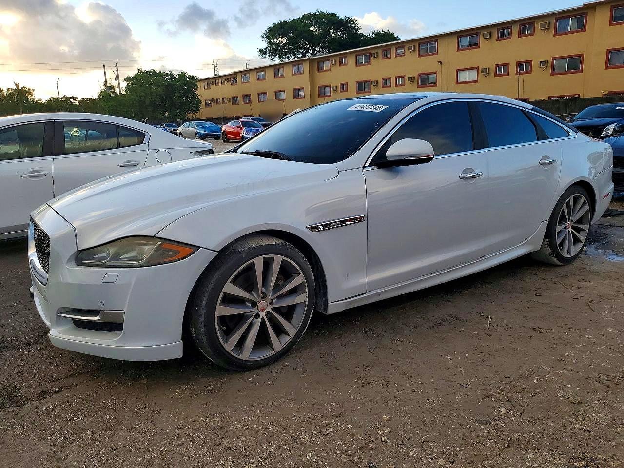 2016 JAGUAR XJ