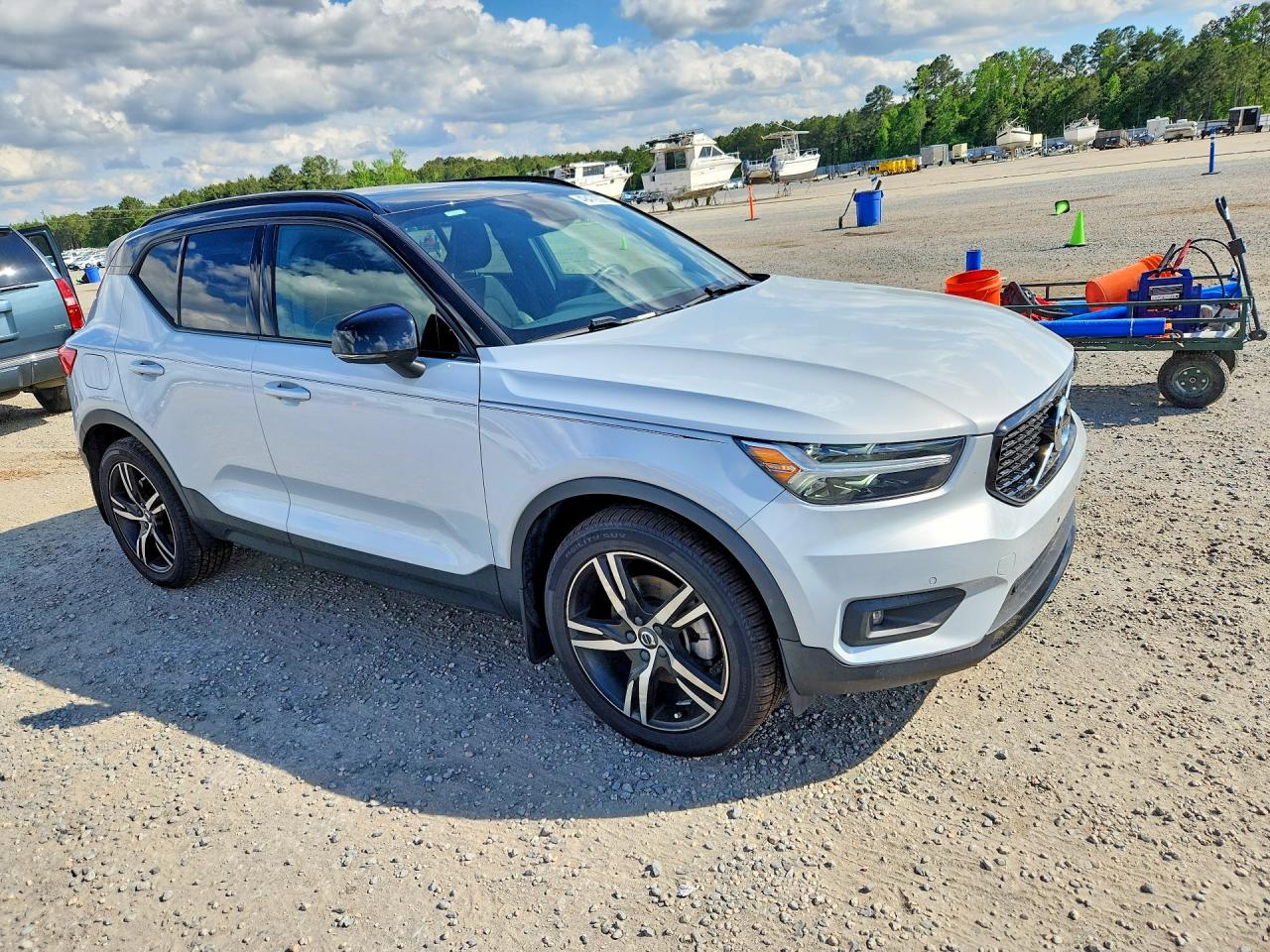 2021 VOLVO XC40