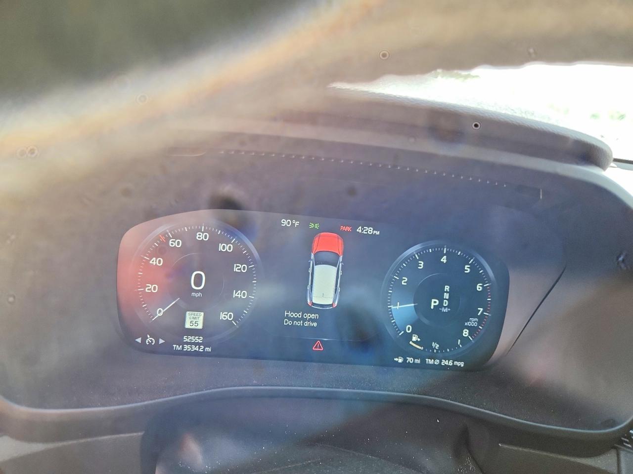 2021 VOLVO XC40