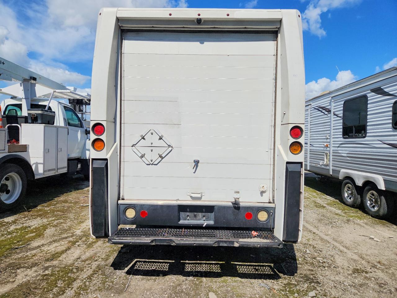 2013 ISUZU NPR