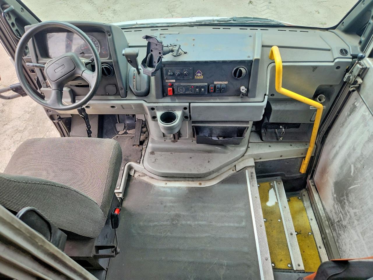 2013 ISUZU NPR