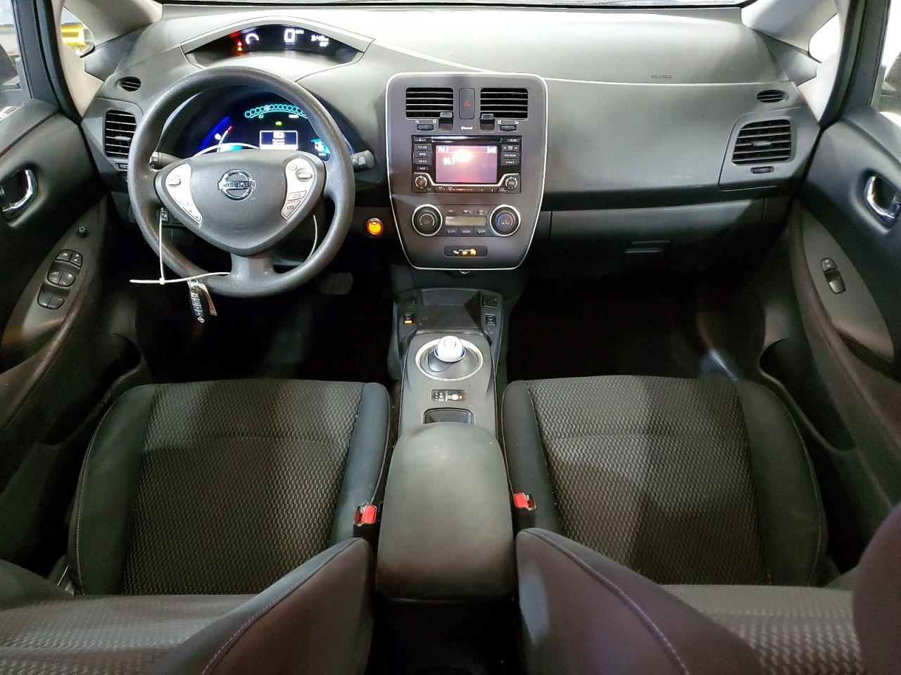 2017 NISSAN LEAF