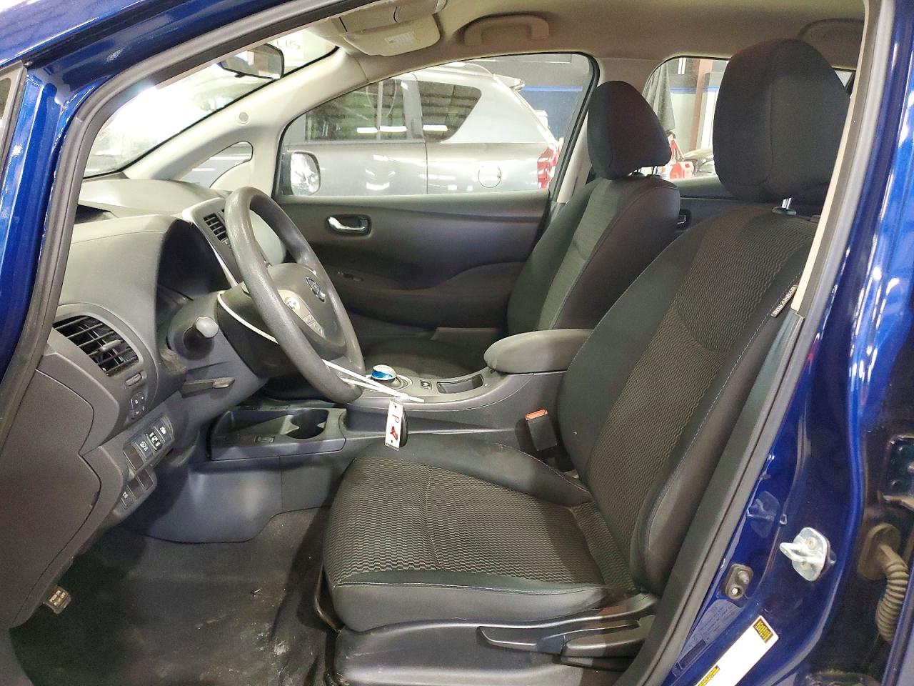 2017 NISSAN LEAF