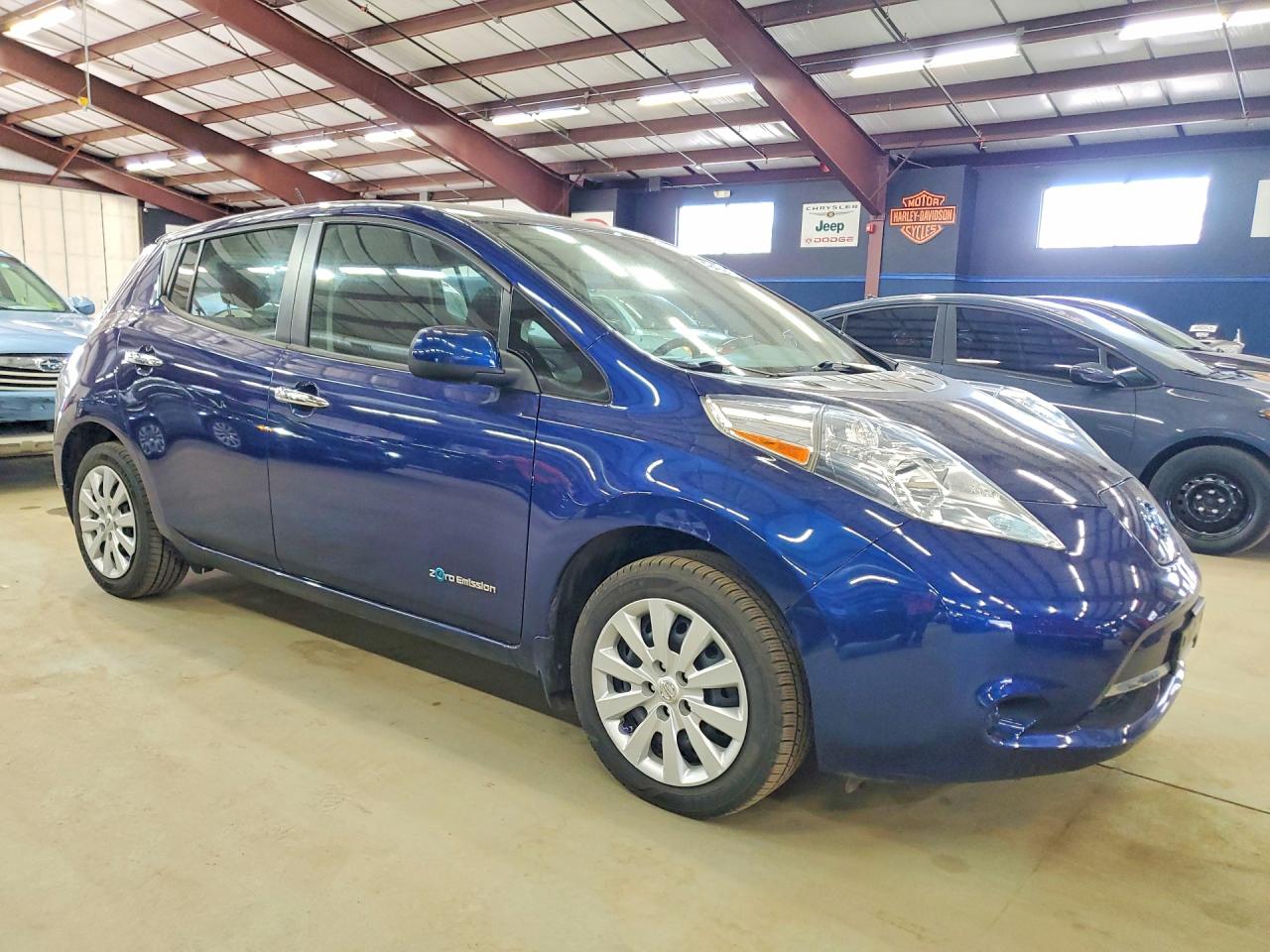 2017 NISSAN LEAF
