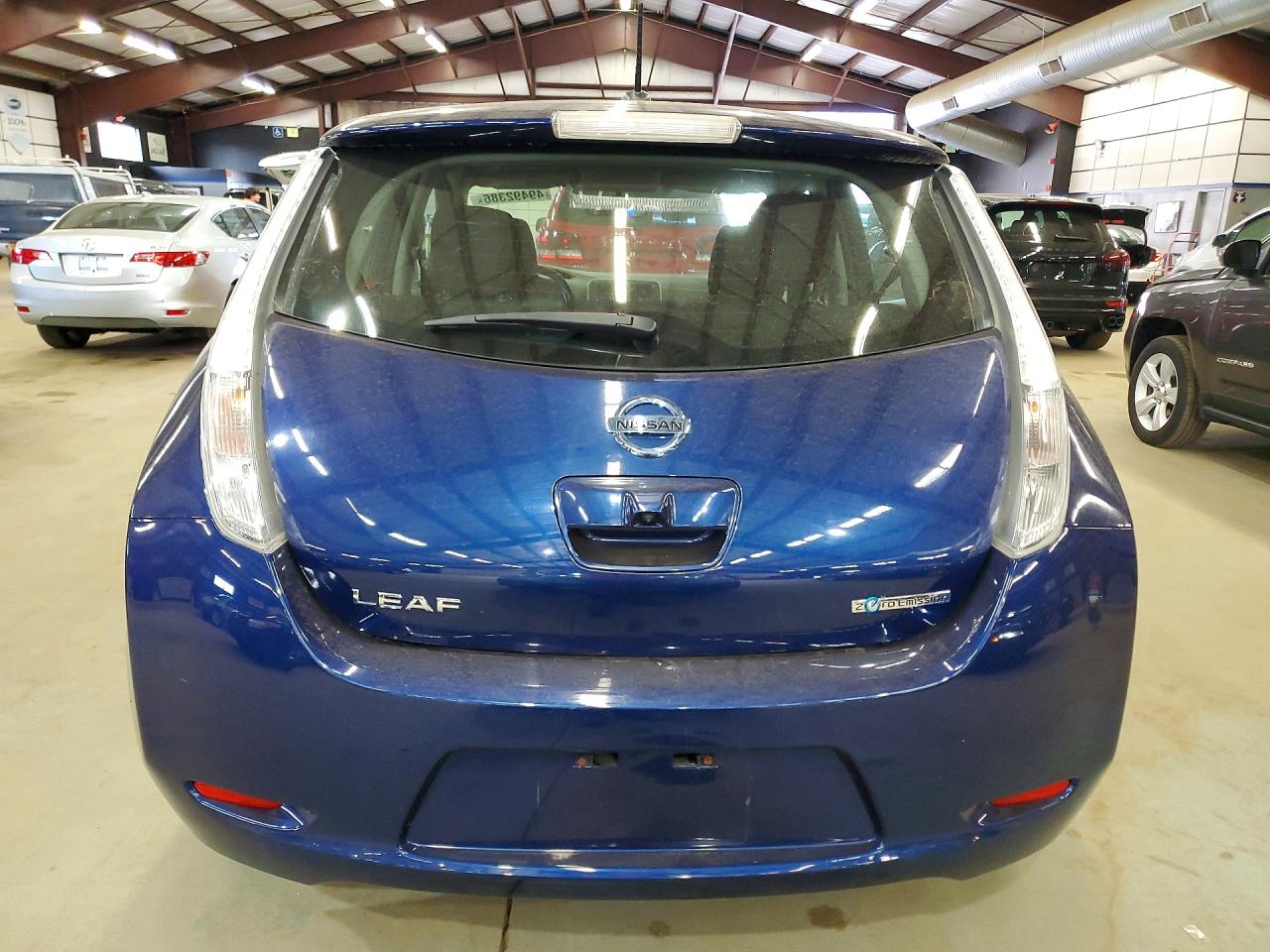 2017 NISSAN LEAF