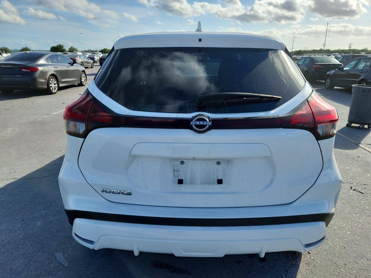 2024 NISSAN KICKS