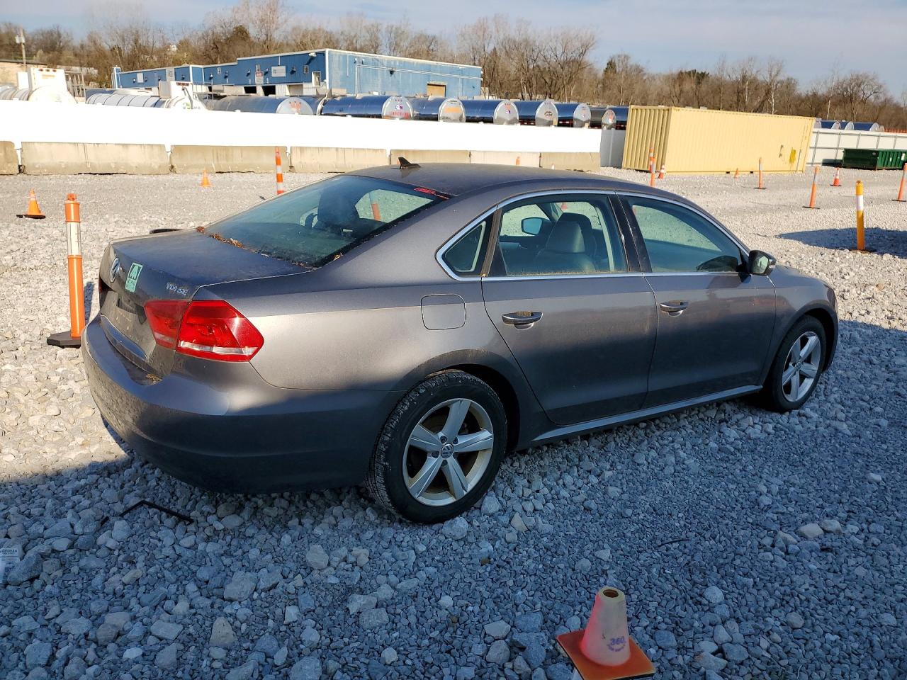 2013 VOLKSWAGEN PASSAT