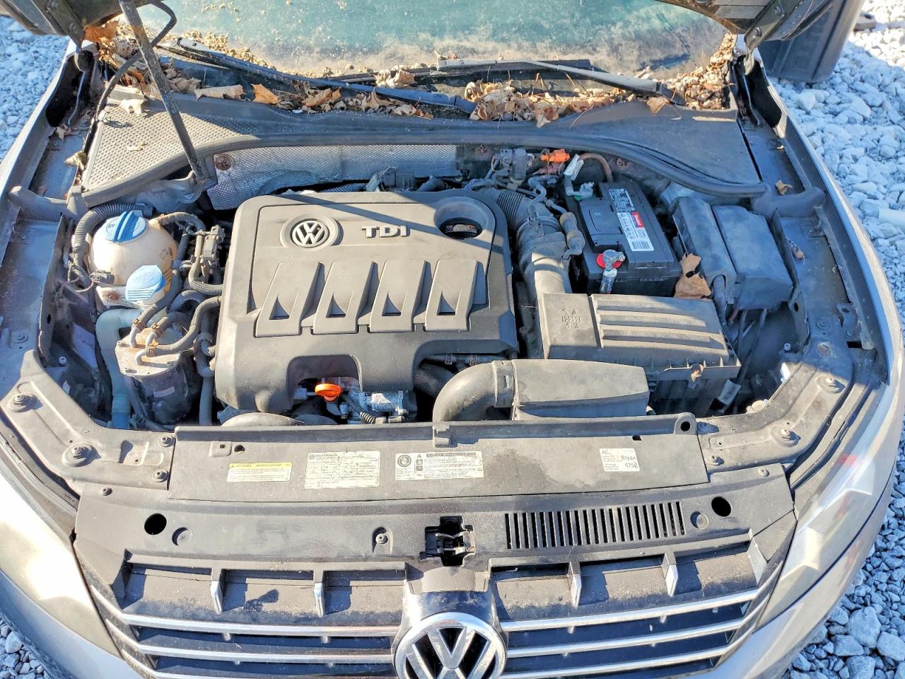 2013 VOLKSWAGEN PASSAT