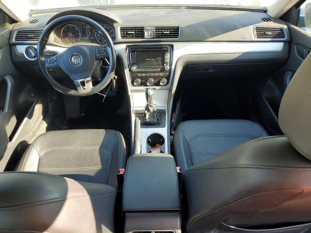 2013 VOLKSWAGEN PASSAT