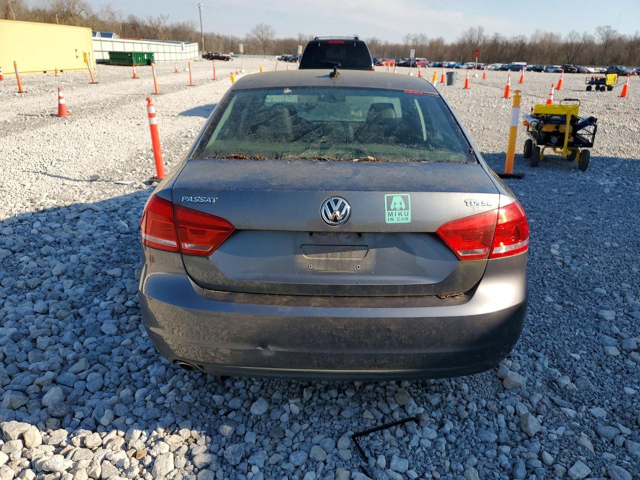 2013 VOLKSWAGEN PASSAT