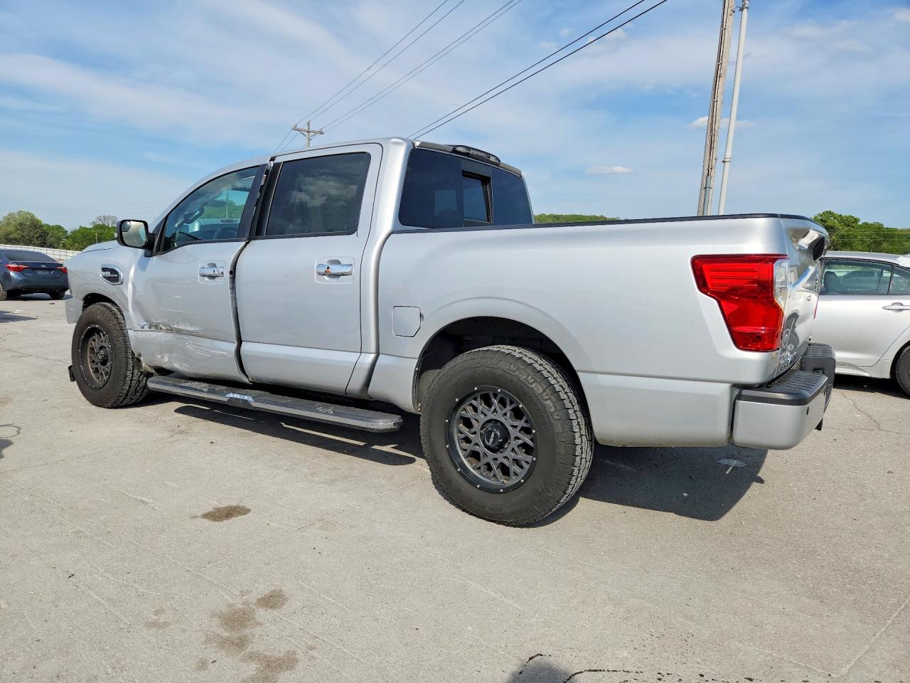 2017 NISSAN TITAN