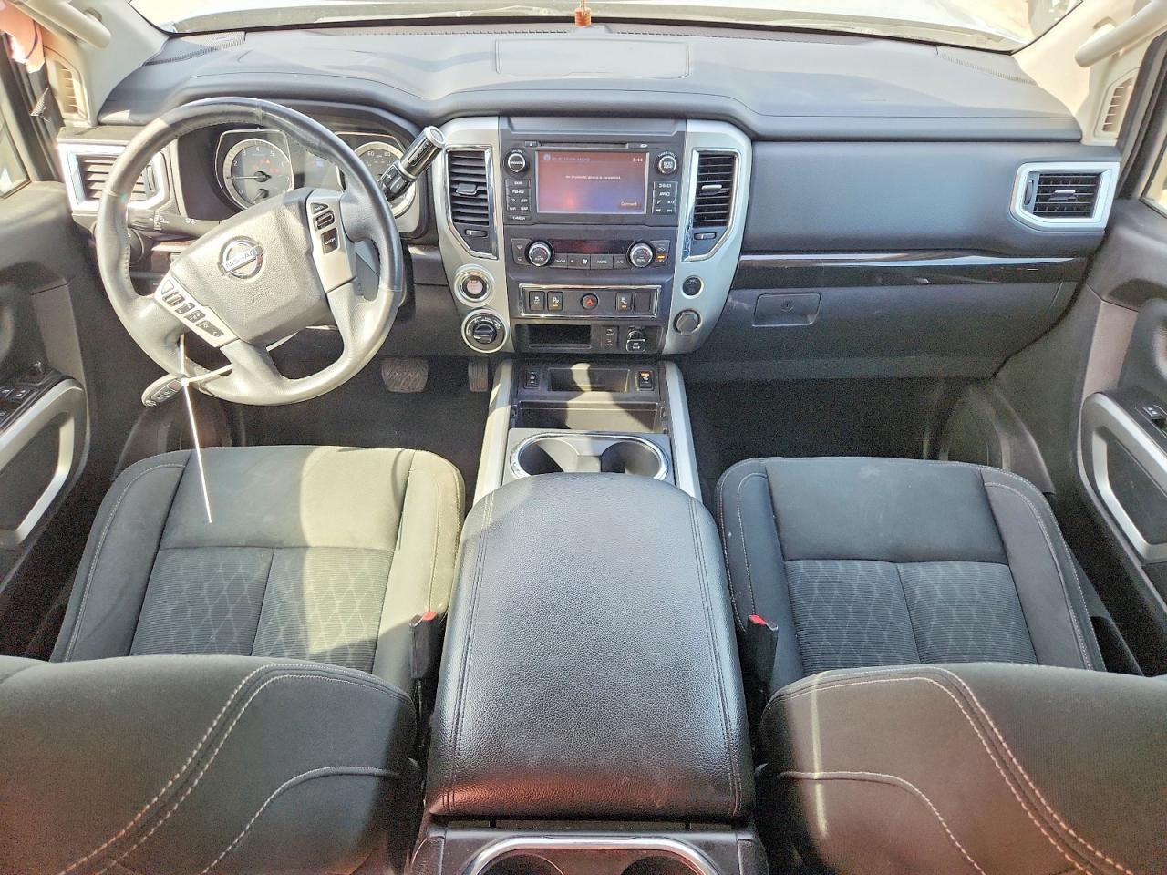 2017 NISSAN TITAN