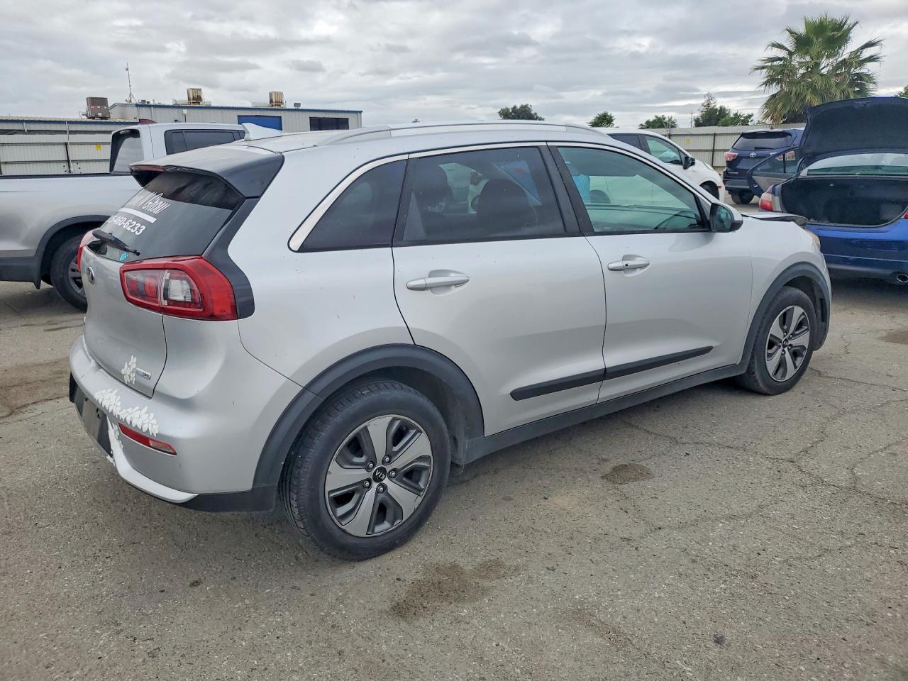 2017 KIA NIRO