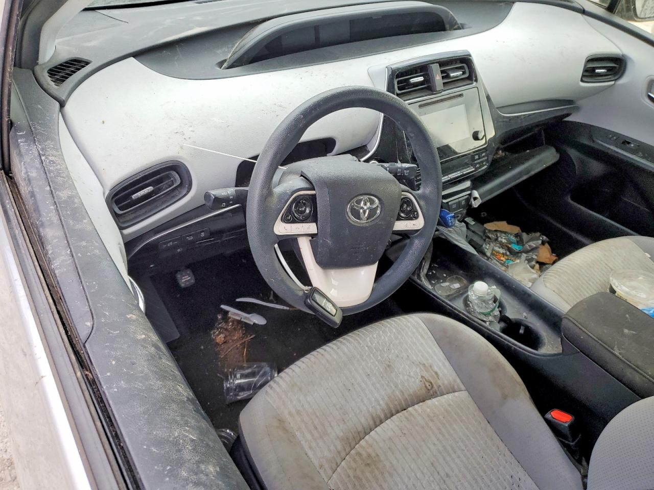 2017 TOYOTA PRIUS