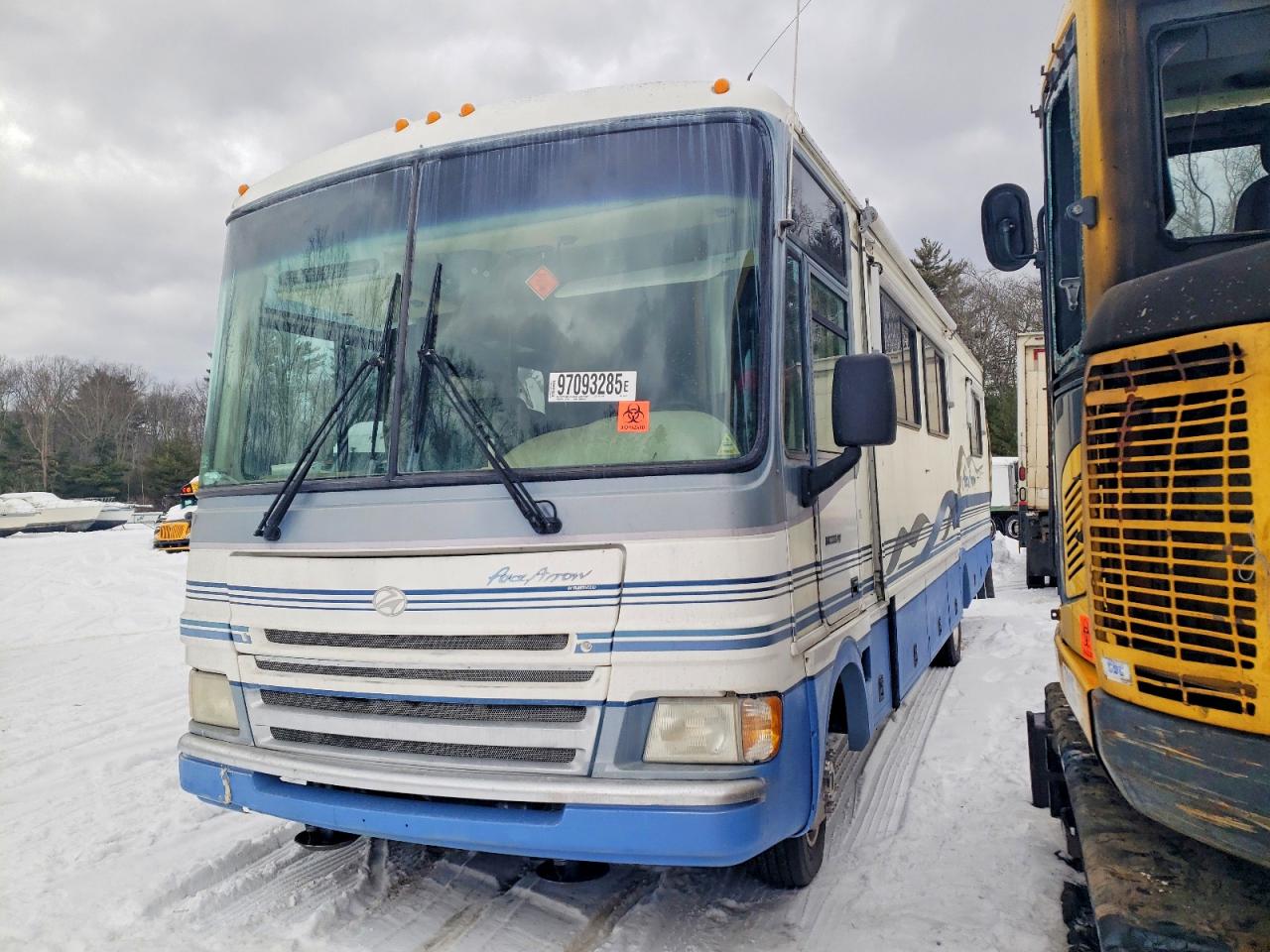 1999 FLEETWOOD MOTOR HOME