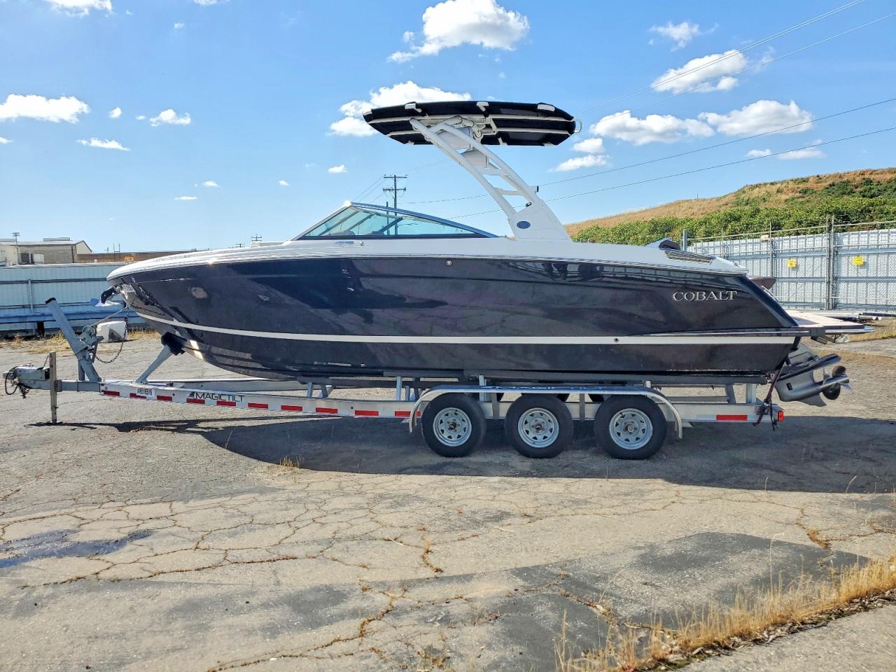 2022 COBALT Boat