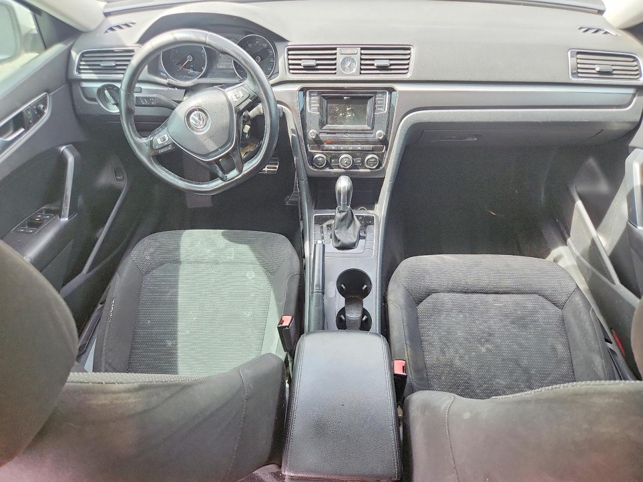 2016 VOLKSWAGEN PASSAT