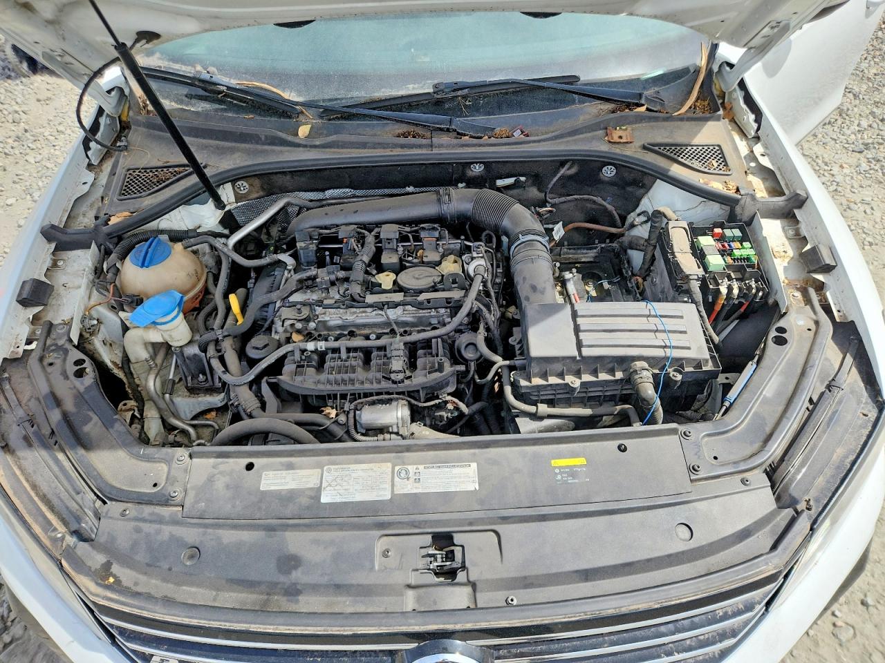 2016 VOLKSWAGEN PASSAT