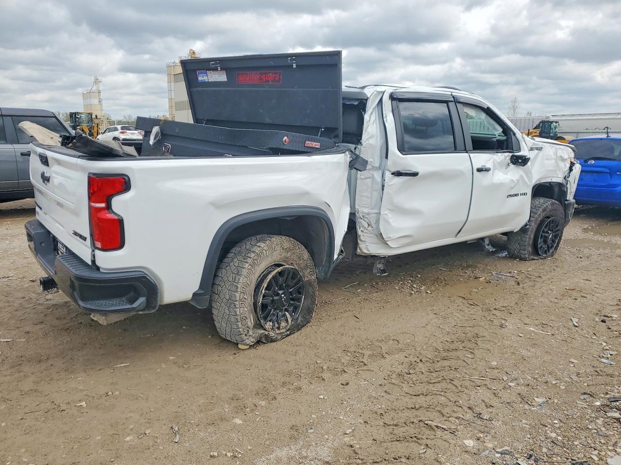 2024 CHEVROLET SILVERADO
