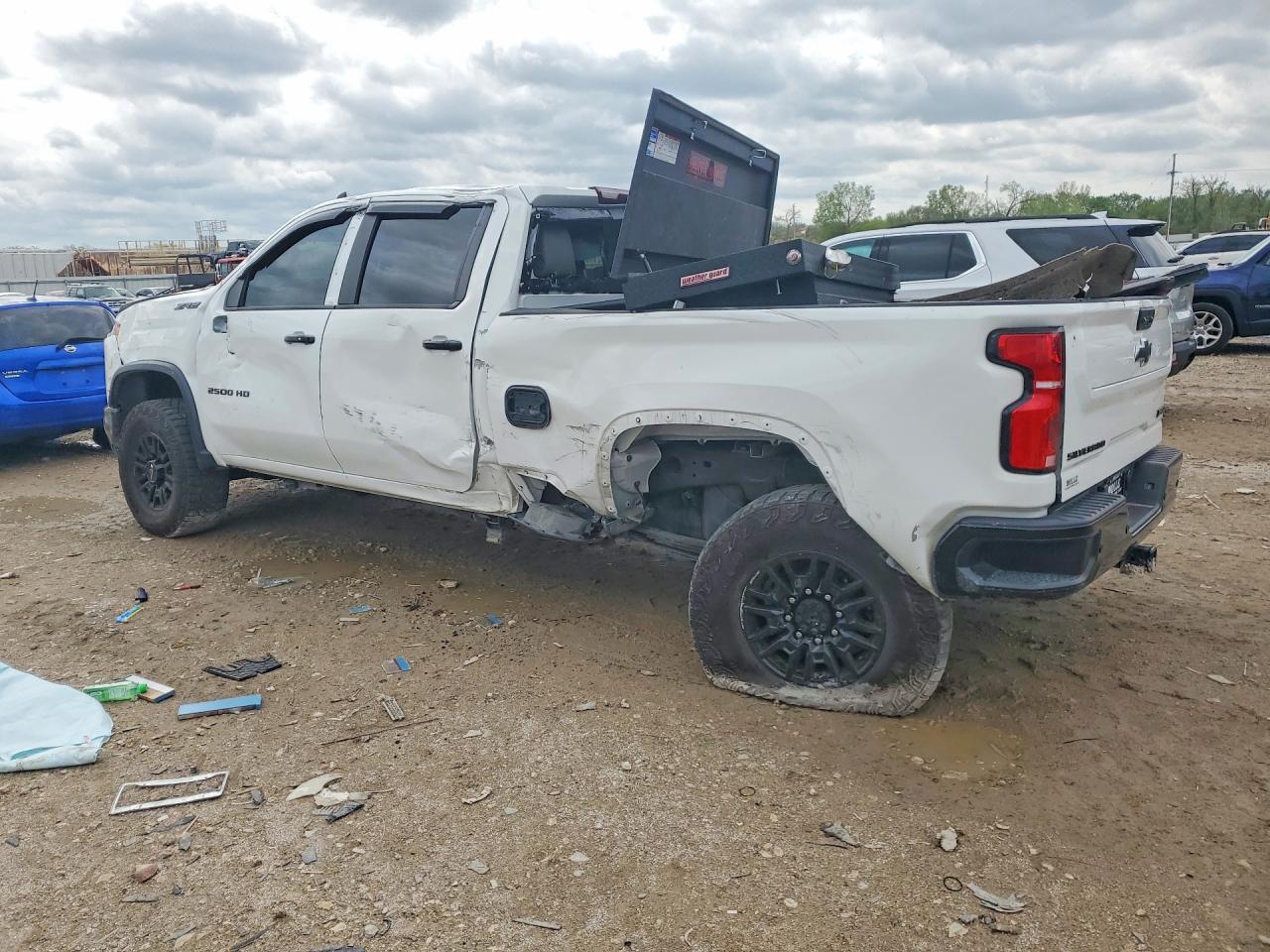 2024 CHEVROLET SILVERADO