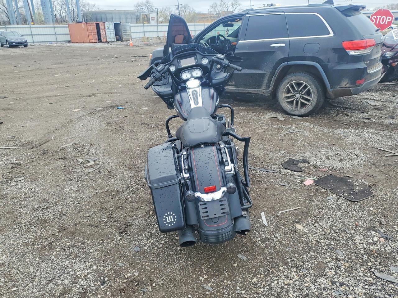 2015 HARLEY-DAVIDSON FL