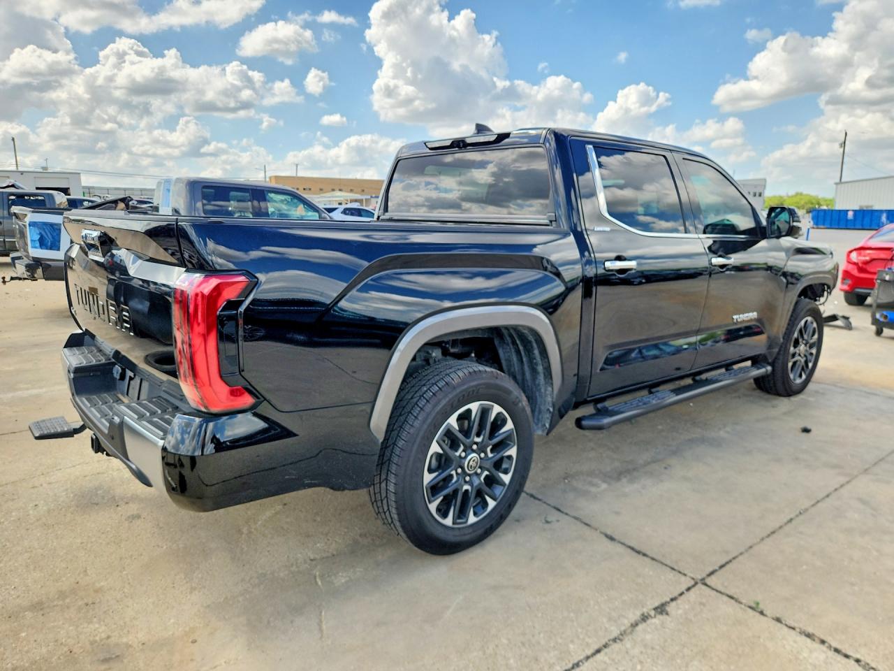 2024 TOYOTA TUNDRA