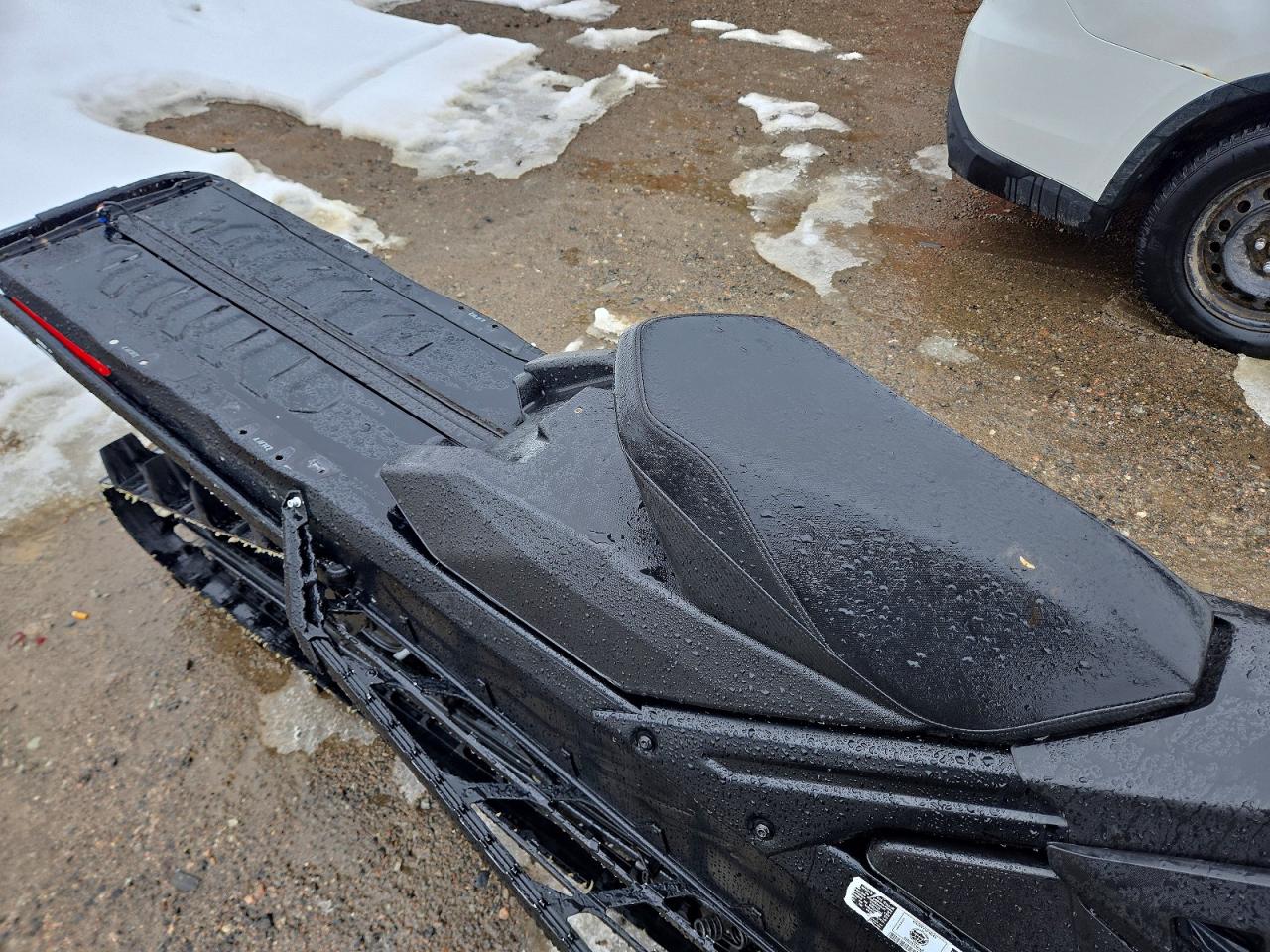 2021 SKI-DOO SNOWMOBILE