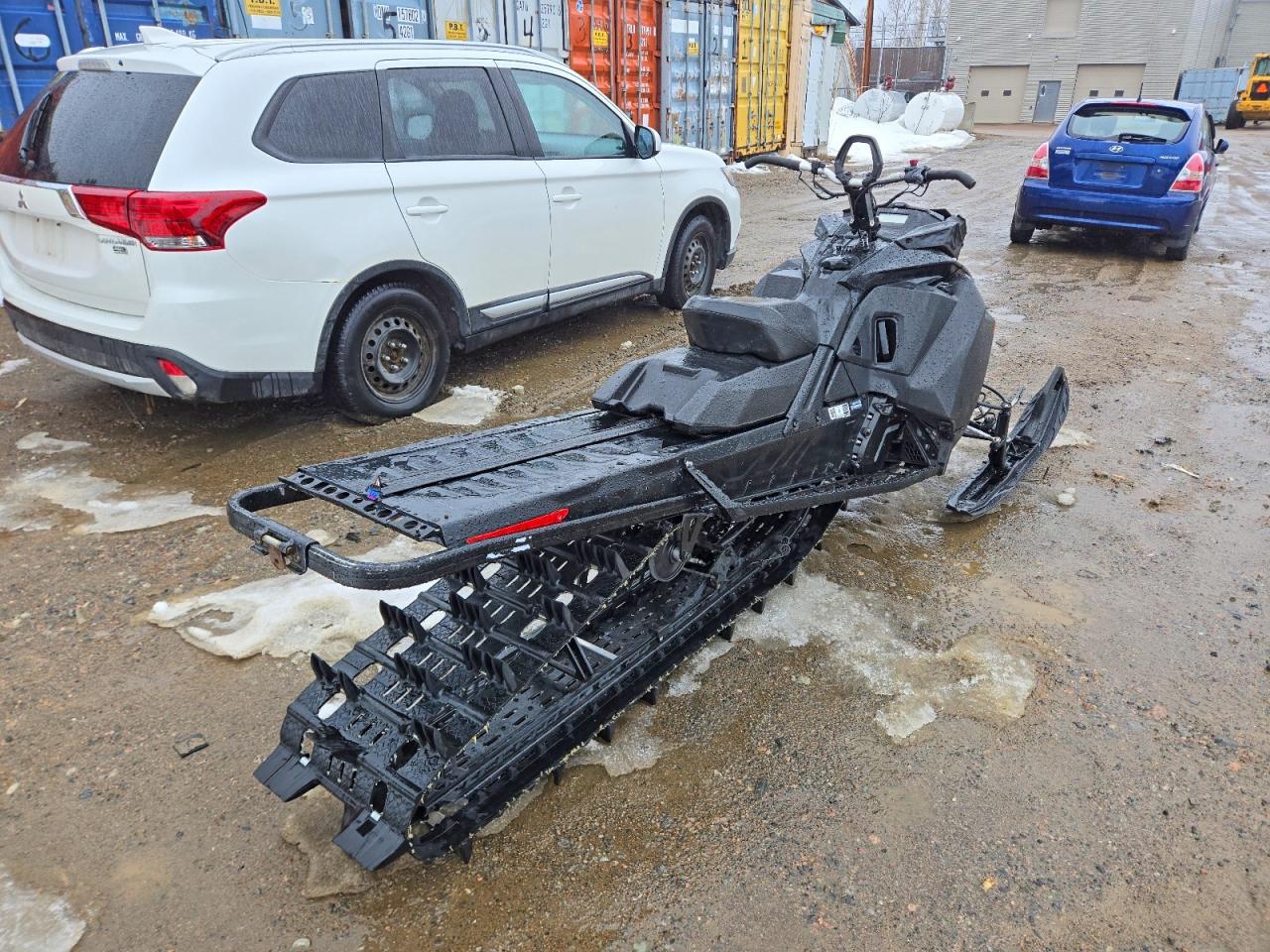 2021 SKI-DOO SNOWMOBILE