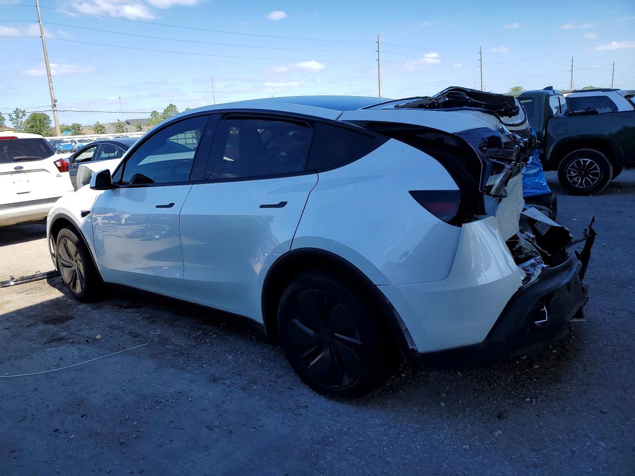 2026 TESLA MODEL Y