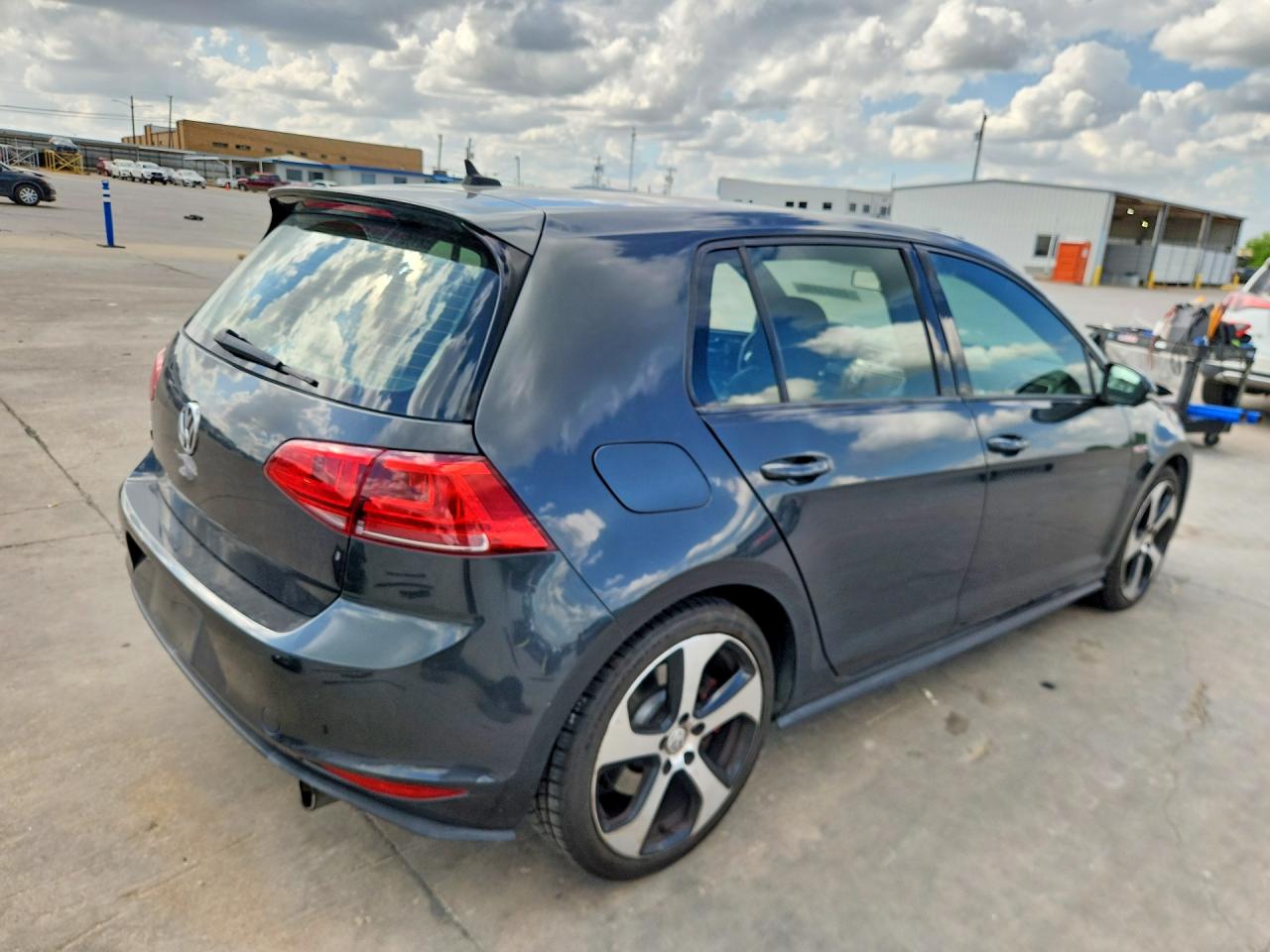 2016 VOLKSWAGEN GTI