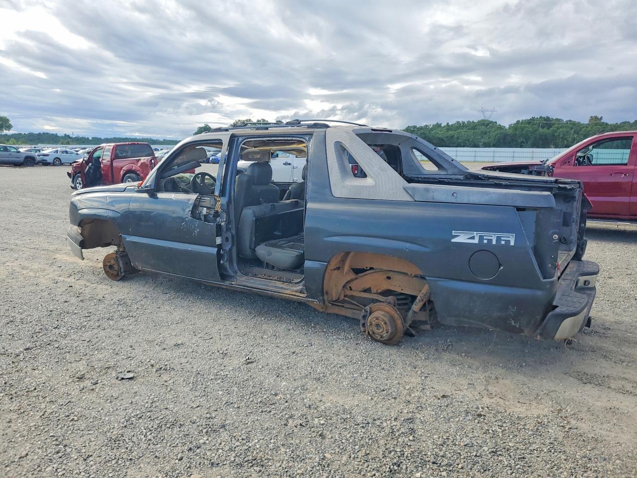2004 CHEVROLET AVALANCHE
