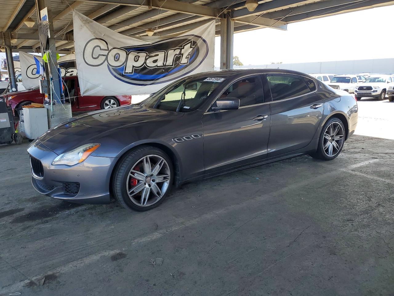 2015 MASERATI QUATTROPOR