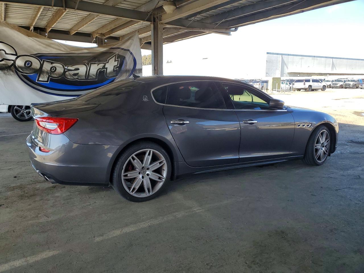 2015 MASERATI QUATTROPOR