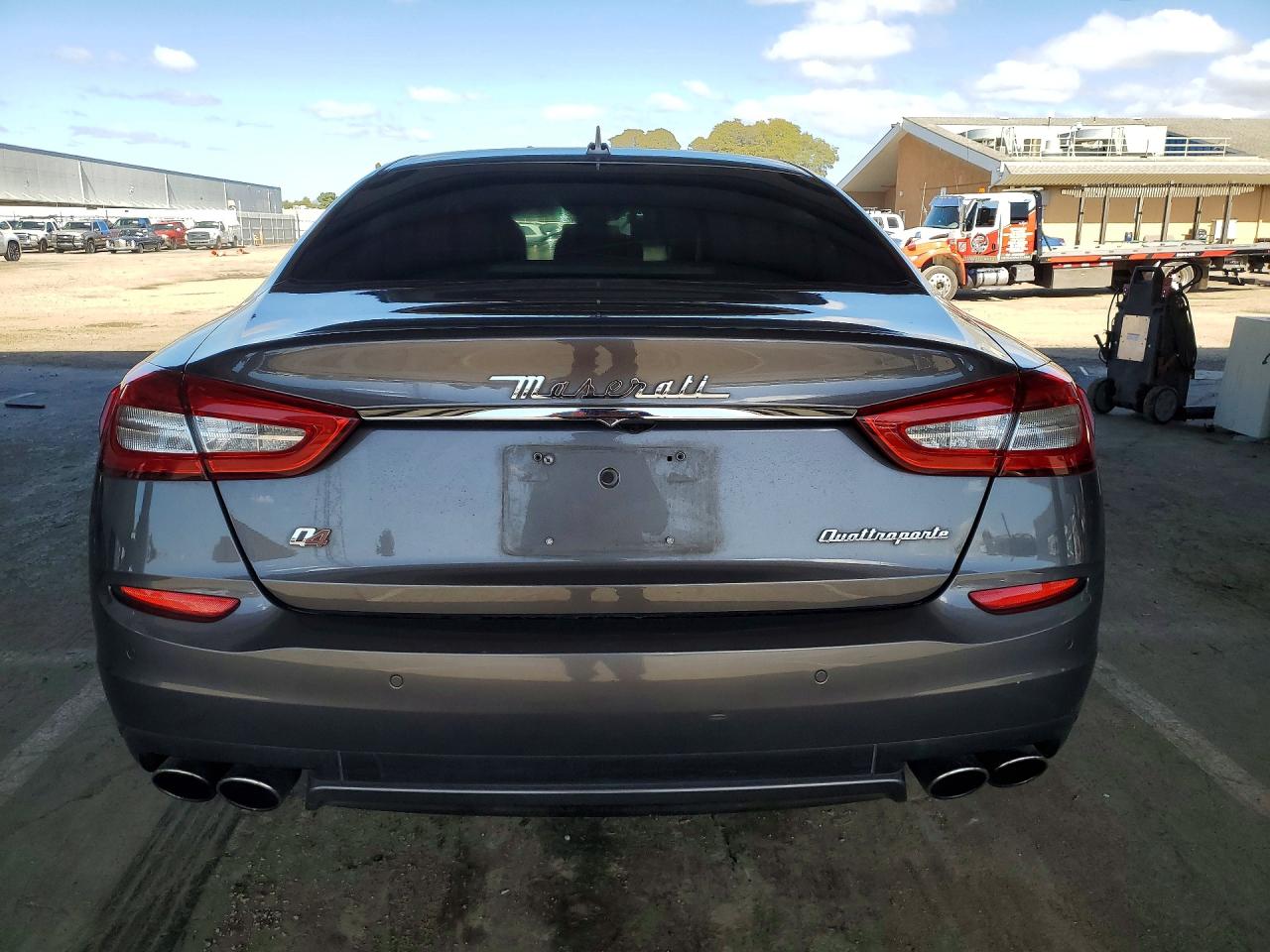 2015 MASERATI QUATTROPOR