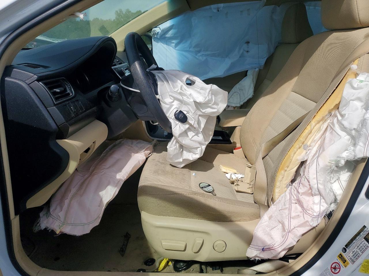 2016 TOYOTA CAMRY