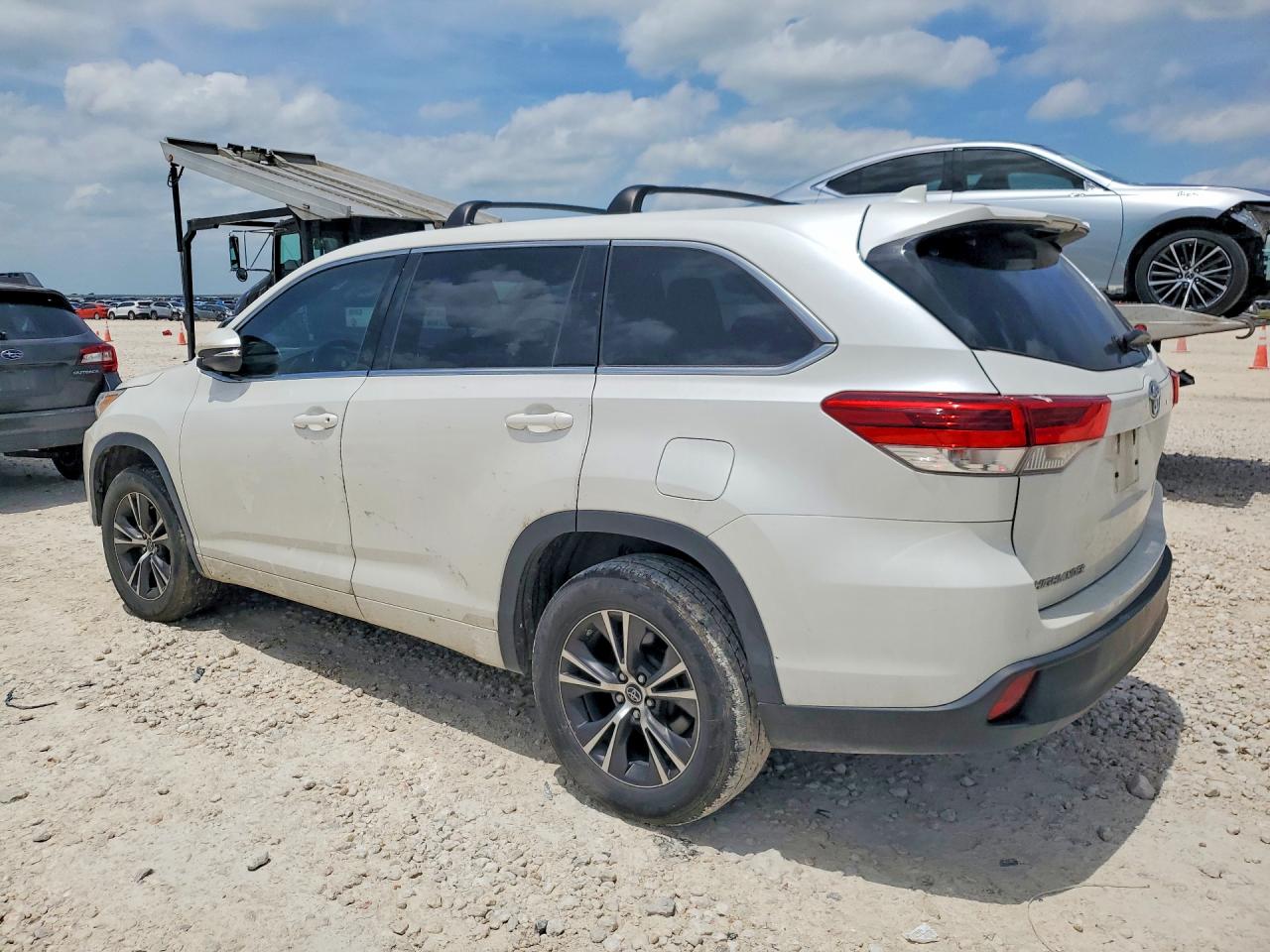 2018 TOYOTA HIGHLANDER
