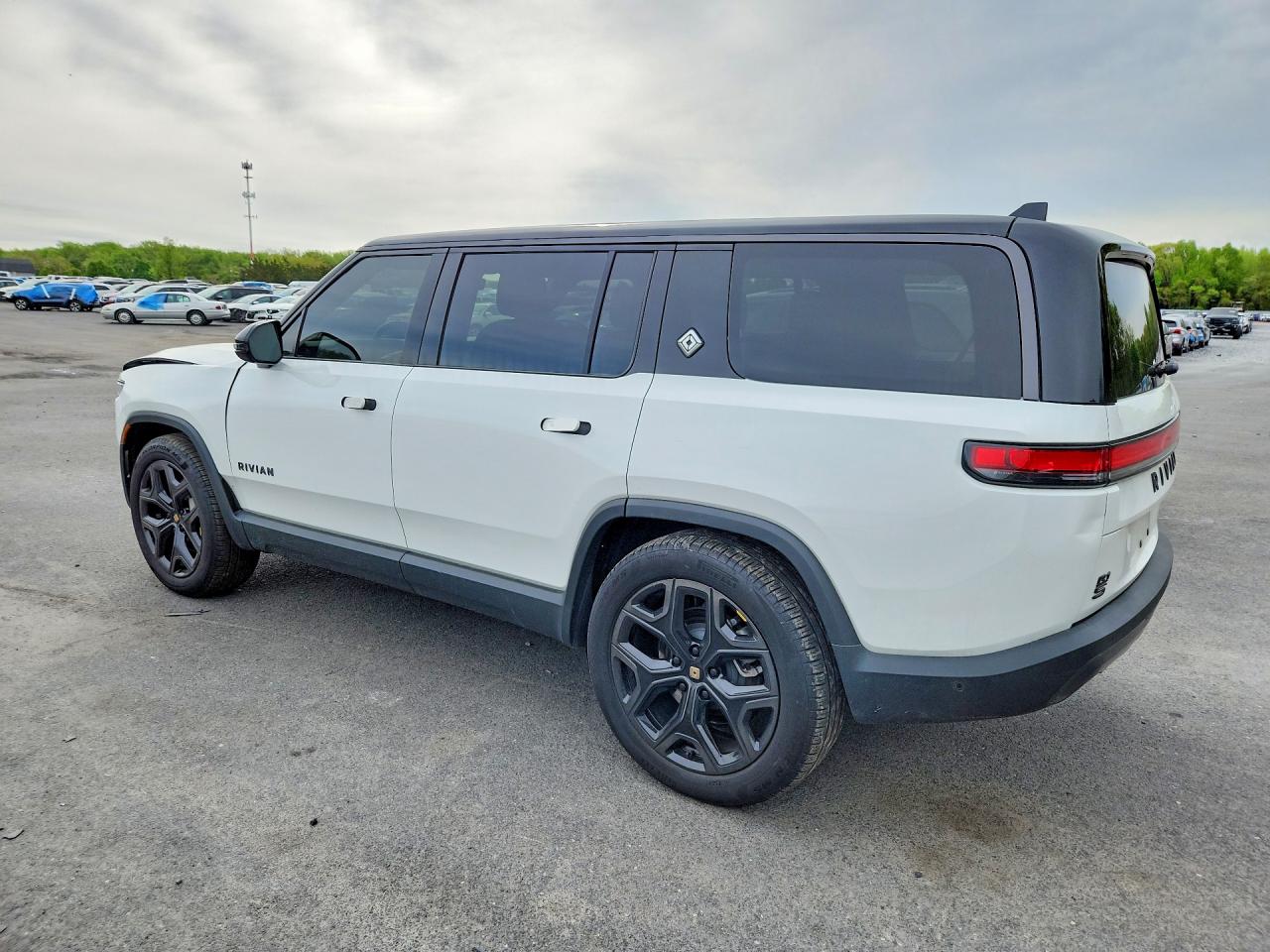 2025 RIVIAN RIS