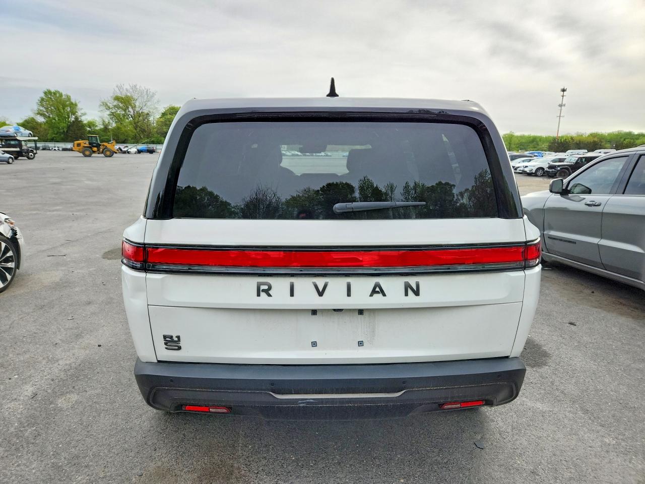 2025 RIVIAN RIS