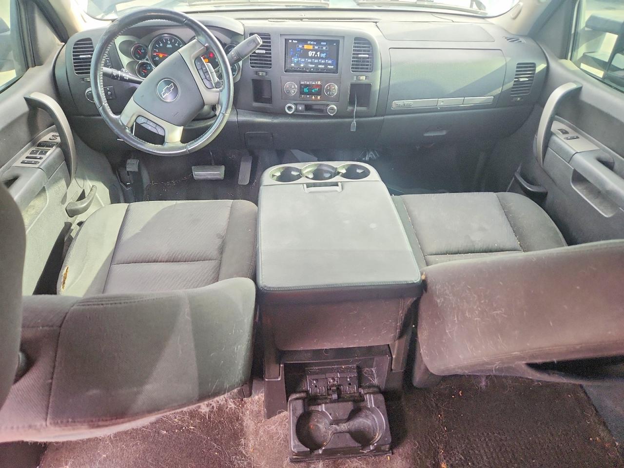 2011 CHEVROLET SILVERADO