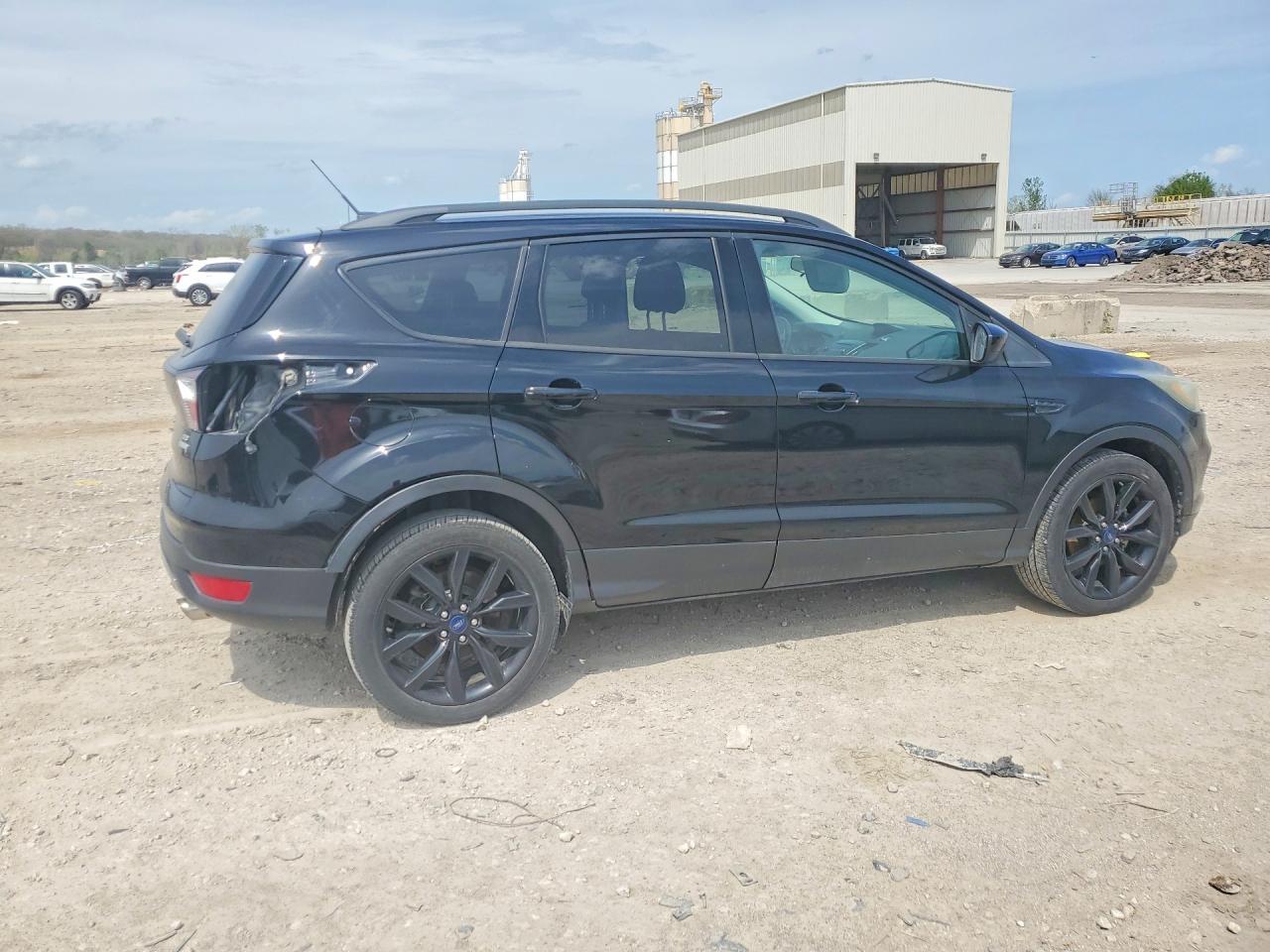 2017 FORD ESCAPE